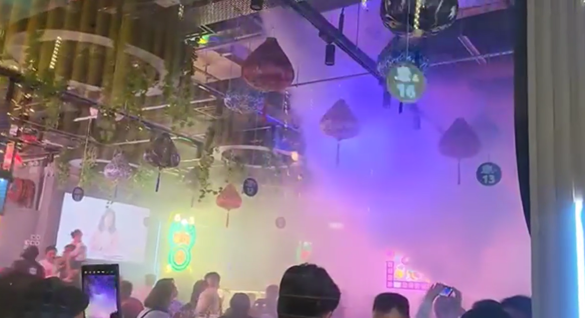 朱敏記大牌檔夜晚9點會變成迷幻disco。(網上照片)
